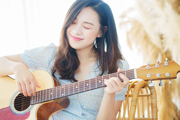 >企業に就職したけれど、休日に音楽の楽しさを人に伝えたい